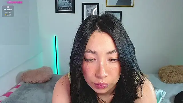 lilyy evanss online show from March 19, 11:14 pm