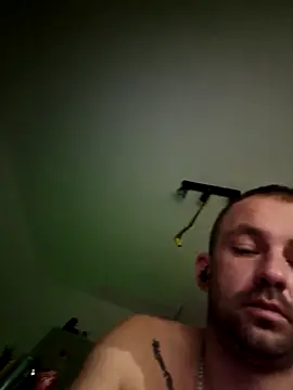 Snapshot of magicSeX4You chatting on October 27, 10:25 pm magicSeX4You online show from October 27, 10:25 pm