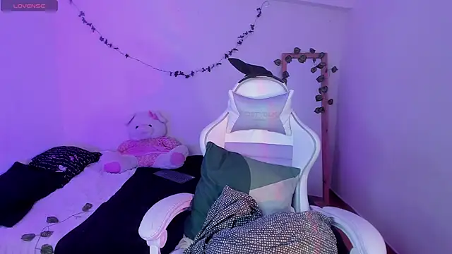 Anastasia1213 online show from July 25, 12:53 am