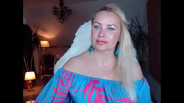 eyesangel22 online show from January 22, 11:45 am