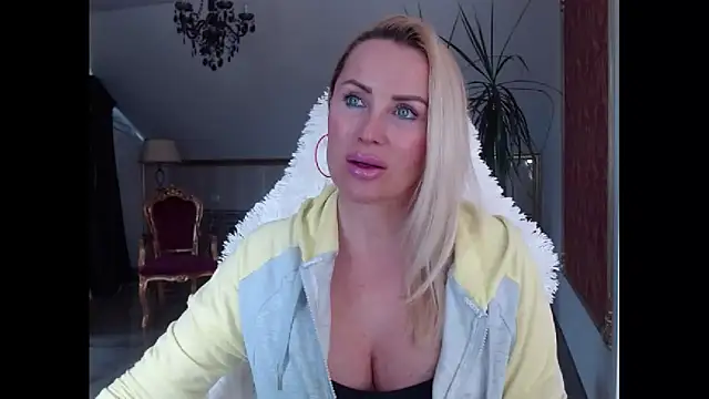 eyesangel22 online show from March 7, 11:40 am