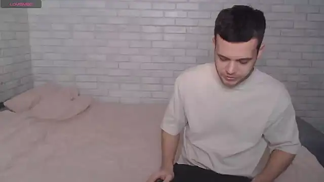 Snapshot of Fuckyoursecretary69 chatting on December 15, 10:28 am Fuckyoursecretary69 online show from December 15, 10:28 am