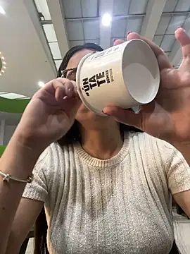 Snapshot of CamilaSofiia chatting on January 5, 10:35 pm CamilaSofiia online show from January 5, 10:35 pm