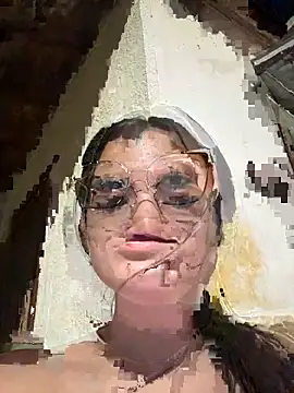 Snapshot of CamilaSofiia chatting on April 4, 12:42 am CamilaSofiia online show from April 4, 12:42 am
