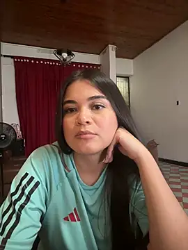 Snapshot of CamilaSofiia chatting on May 29, 1:36 am CamilaSofiia online show from May 29, 1:36 am
