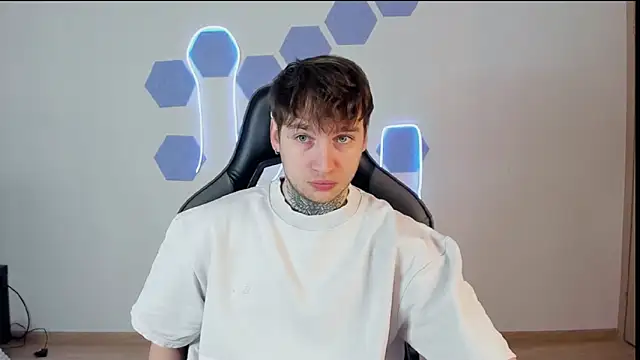 Chris Tyson online show from December 3, 10:06 am