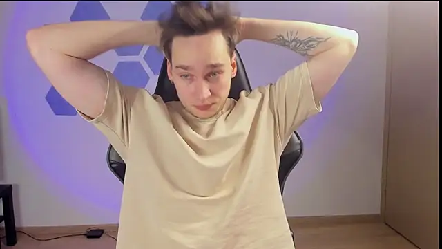 Chris Tyson online show from January 18, 8:09 pm