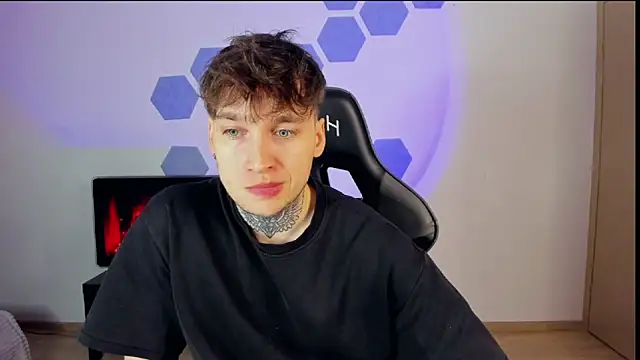 Chris Tyson online show from February 25, 10:18 pm