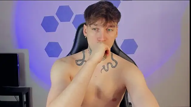 Chris Tyson online show from March 4, 11:32 pm