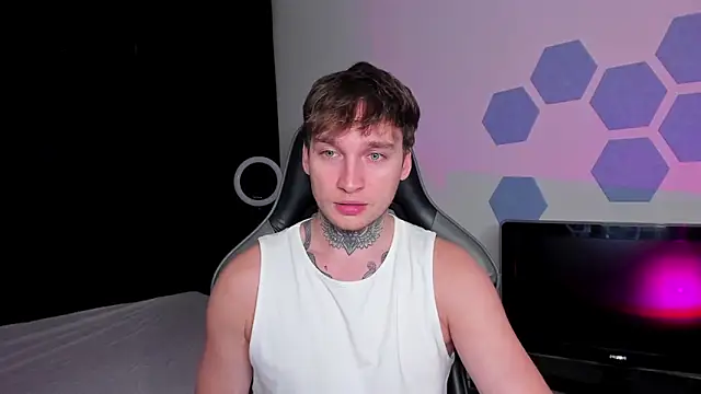 Chris Tyson online show from October 6, 10:18 pm