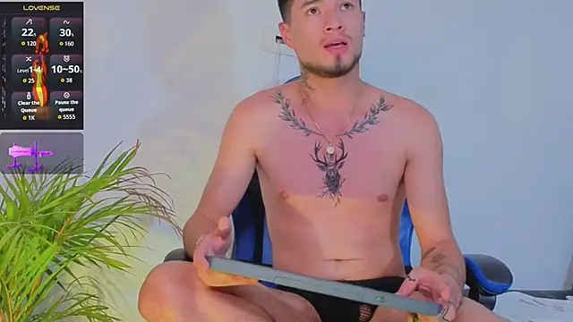 EdwardRoss  online show from May 15, 11:01 pm