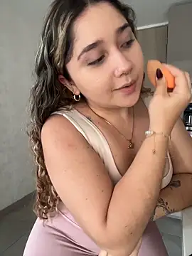 Snapshot of Cherryyquen chatting on February 17, 9:32 pm Cherryyquen online show from February 17, 9:32 pm