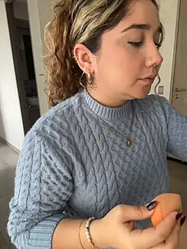 Snapshot of Cherryyquen chatting on February 18, 8:16 pm Cherryyquen online show from February 18, 8:16 pm