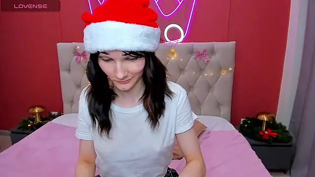 Snapshot of Lili_flowerr chatting on January 2, 3:29 pm Lili flowerr online show from January 2, 3:29 pm
