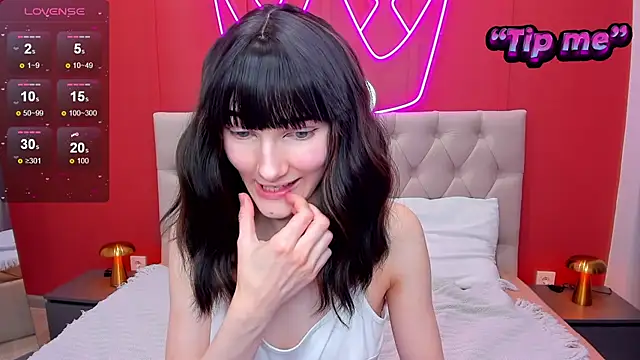 Snapshot of Lili_flowerr chatting on January 25, 9:04 am Lili flowerr online show from January 25, 9:04 am