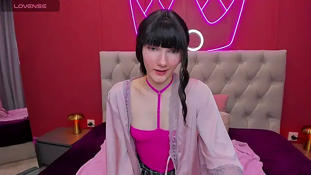 Snapshot of Lili_flowerr chatting on March 7, 10:13 am Lili flowerr online show from March 7, 10:13 am