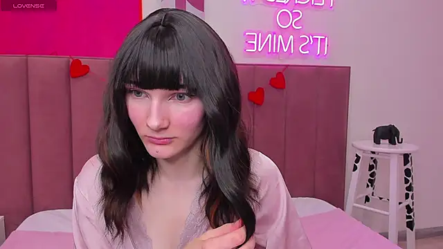 Snapshot of Lili_flowerr chatting on March 22, 10:06 am Lili flowerr online show from March 22, 10:06 am