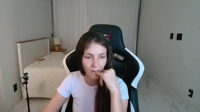 upssnowy online show from June 14, 2:24 am