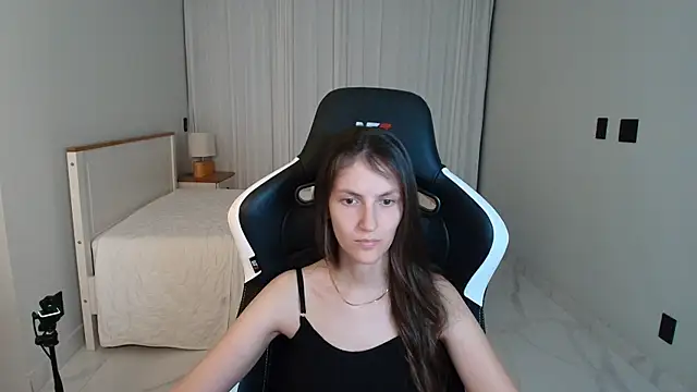 upssnowy online show from July 2, 10:49 pm