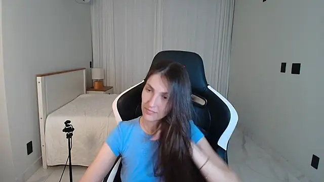 upssnowy online show from July 15, 11:54 pm