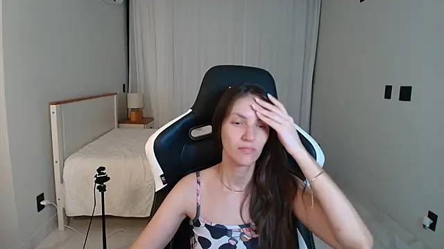 upssnowy online show from July 18, 11:41 pm