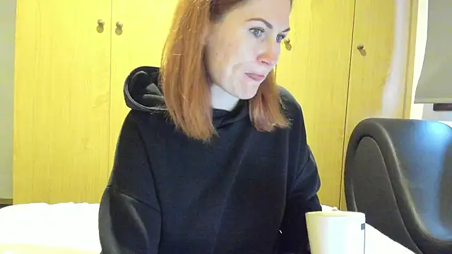 Sheandhim23 online show from February 5, 7:39 am