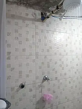 Snapshot of Julia_Pretinha chatting on April 19, 12:22 am Julia Pretinha online show from April 19, 12:22 am