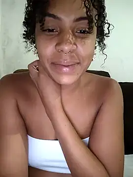 Snapshot of Julia_Pretinha chatting on April 25, 12:46 am Julia Pretinha online show from April 25, 12:46 am