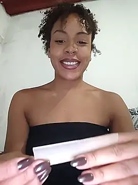 Snapshot of Julia_Pretinha chatting on May 10, 1:00 am Julia Pretinha online show from May 10, 1:00 am