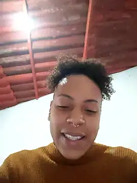 Snapshot of Julia_Pretinha chatting on June 15, 12:40 pm Julia Pretinha online show from June 15, 12:40 pm