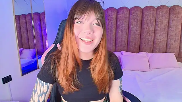 Fluffy Bubble21 online show from March 6, 4:09 am