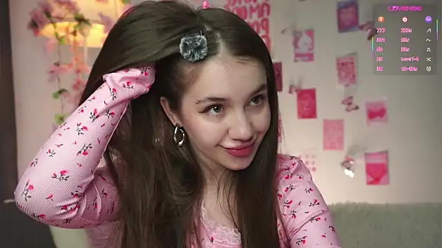 Snapshot of AmiLewis chatting on February 18, 2:18 am AmiLewis online show from February 18, 2:18 am