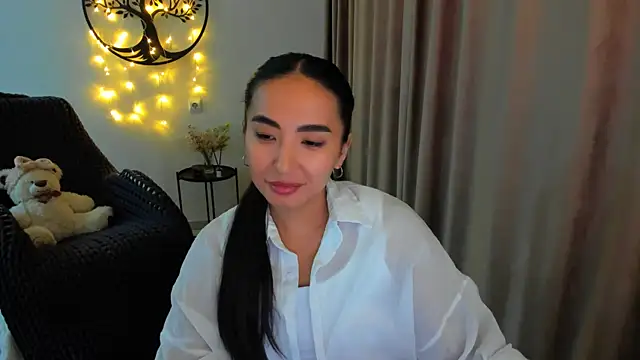 worldofkim online show from February 8, 12:52 pm