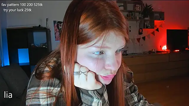 lil lia online show from February 7, 3:12 am