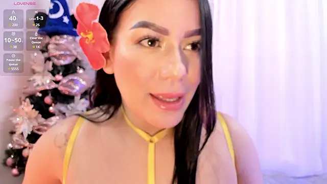 Miah gomez  online show from December 3, 10:40 pm