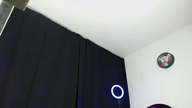 Antonywebb94 online show from December 16, 2:47 am