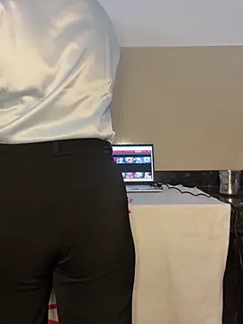 Miss  Malaika online show from December 21, 6:52 am