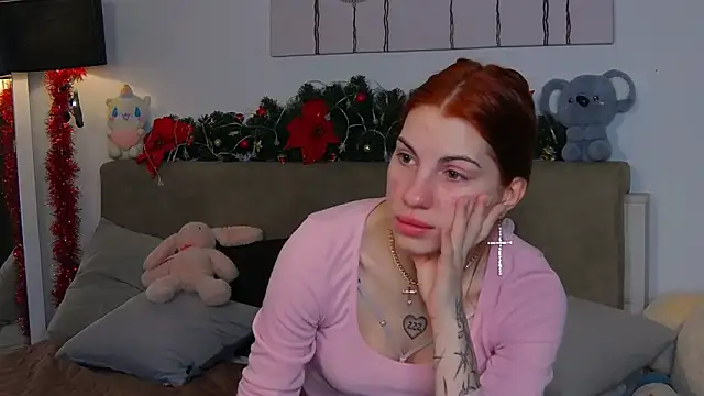 CassKiera online show from December 14, 5:46 am