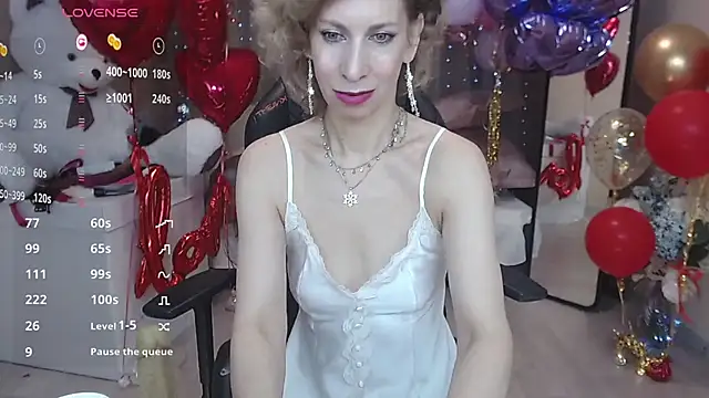 AdrianaSea online show from February 13, 7:45 am