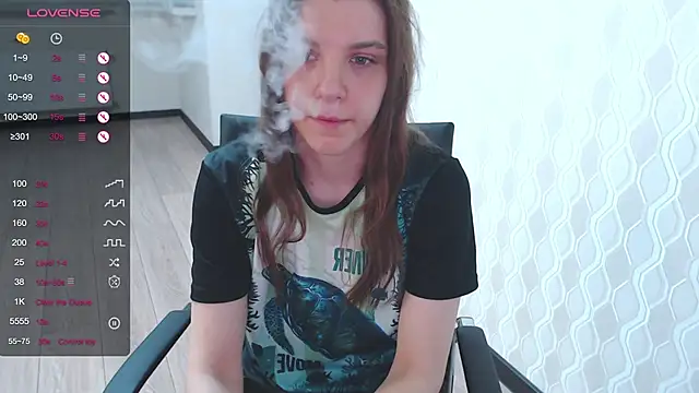 Snapshot of LisaHeart chatting on December 11, 2:54 pm LisaHeart online show from December 11, 2:54 pm