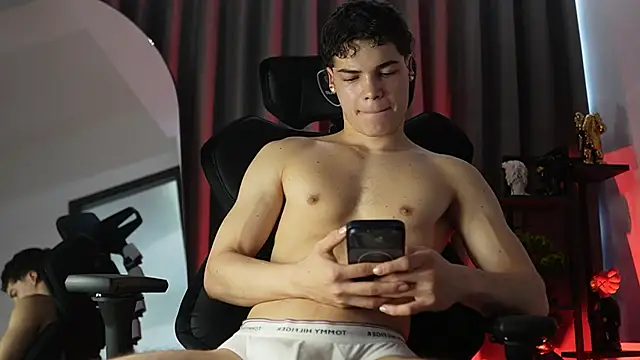 Max cortes1 online show from February 22, 4:38 pm