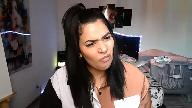 Snapshot of CarolinaRincon chatting on October 1, 9:21 pm CarolinaRincon online show from October 1, 9:21 pm