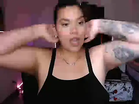 Snapshot of CarolinaRincon chatting on October 10, 8:52 pm CarolinaRincon online show from October 10, 8:52 pm