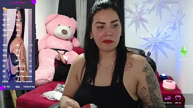 CarolinaRincon online show from February 9, 9:19 pm