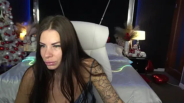 IsabellaFoxyy online show from December 14, 6:41 am