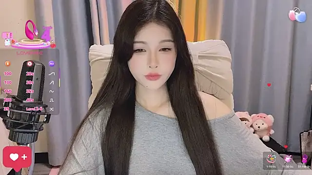 Snapshot of 7-Love chatting on April 15, 1:29 pm 7-Love online show from April 15, 1:29 pm