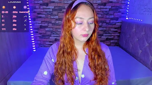 Snapshot of April_sommer1 chatting on March 19, 1:21 am April sommer1 online show from March 19, 1:21 am