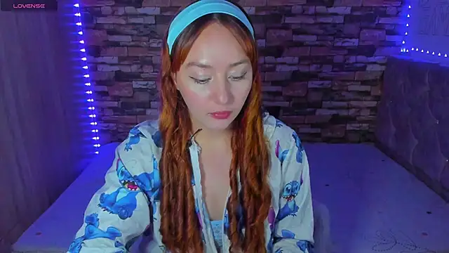 Snapshot of April_sommer1 chatting on March 23, 1:31 am April sommer1 online show from March 23, 1:31 am