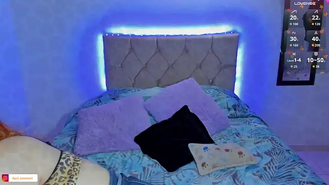 Snapshot of April_sommer1 chatting on October 10, 9:41 am April sommer1 online show from October 10, 9:41 am