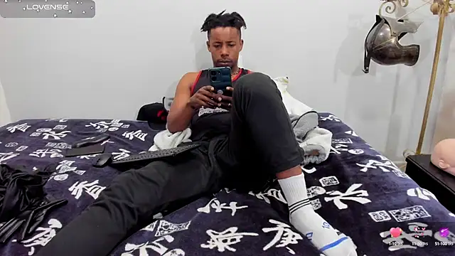 AlejoKhalifa  online show from October 18, 9:37 pm